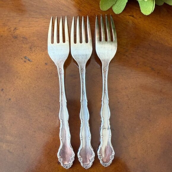 Vintage Set Of 3 Oneida Flirtation Silverplate Forks 1881 Rogers Flatware 7-1/4" - Picture 4 of 9